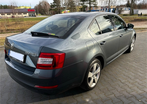 Skoda Octavia cena 45900 przebieg: 242000, rok produkcji 2016 z Jastrowie małe 79